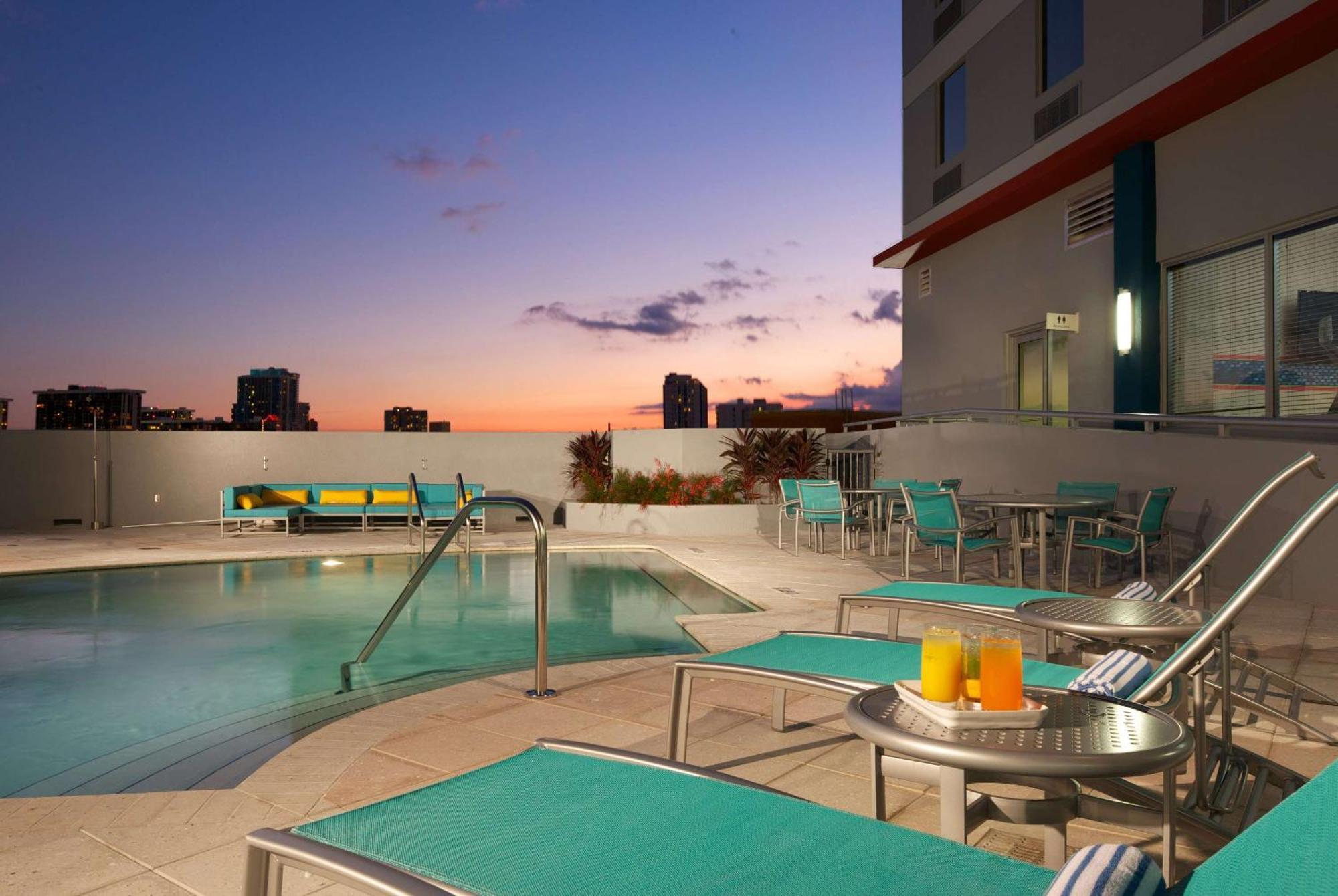 Hampton Inn & Suites By Hilton Miami Downtown/Brickell Exterior photo